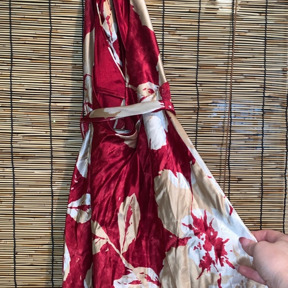 Gorgeous 100% silk red floral wrap dress - Picture 2 of 7